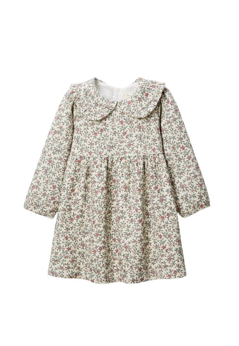 Robe à manches longues avec une base blanche, ornée d'un motif floral en rose et vert. Col rond et jupe froncée en tissu texturé.