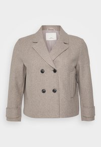 Vald, mocha meringue melange