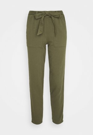 Olivgrüne, leichte Hosen mit strukturierter Oberfläche, ausgestattet mit einem gebundenen Gürtel in der Taille und zwei geräumigen Taschen an der Vorderseite.