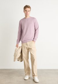BOSS Sweater - open purple