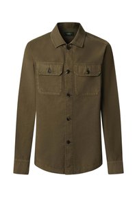 Chaqueta camisa de algodón color verde oliva, con cierre frontal de botones, dos bolsillos en el pecho con solapas y botones, y mangas largas.