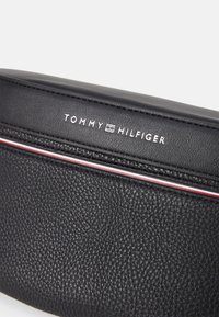 Tommy Hilfiger BUMBAG - Τσαντάκι μέσης - black
