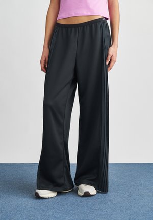 PLEATED PANT - Pantalon de survêtement - black/sail