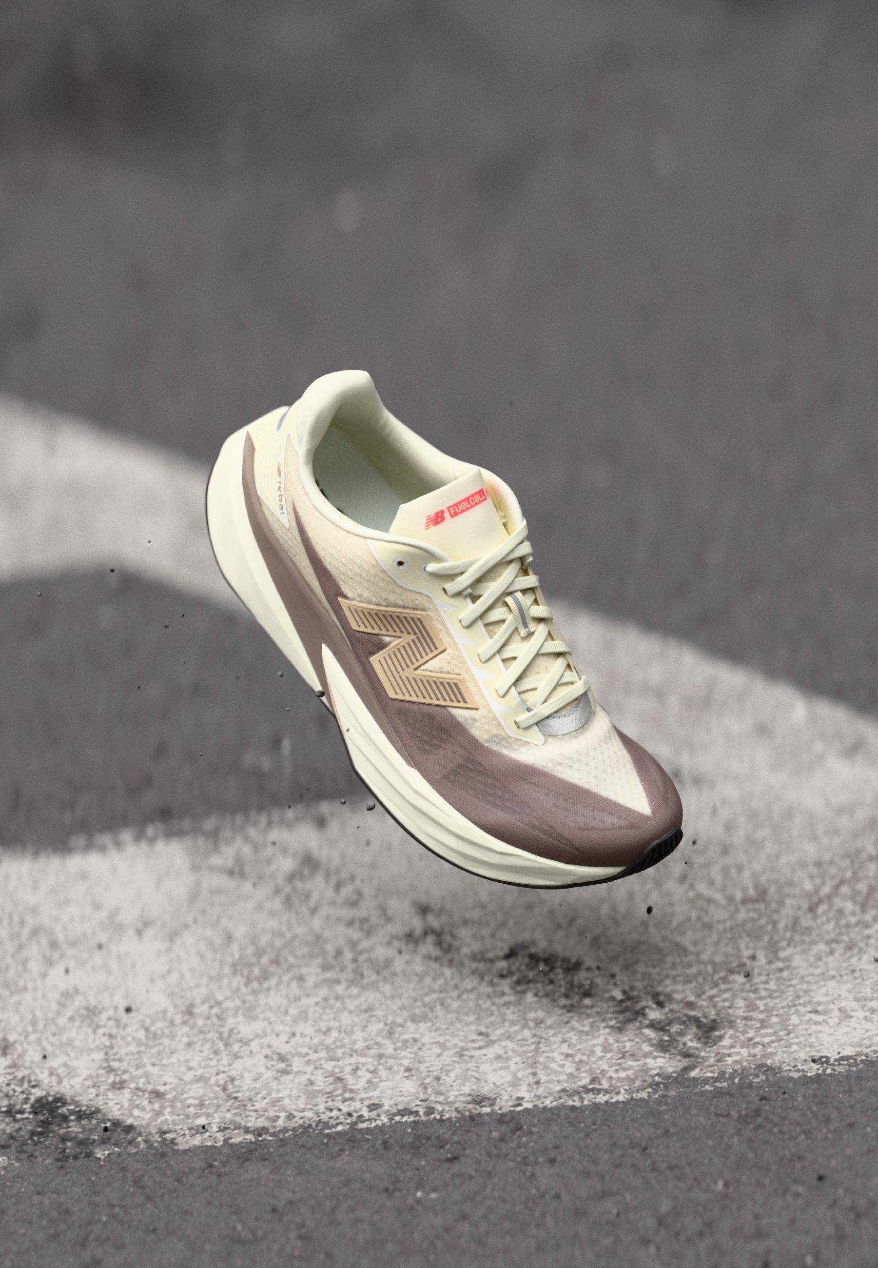 New Balance REBEL V5 - Road running shoes - earth shadow/beige 