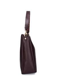 Borsa a tracolla in pelle marrone scuro con superficie testurizzata, accessori in oro e una tracolla corta e larga con un sottile motivo sul lato inferiore.