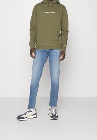Tommy Jeans Jersey con capucha - olive