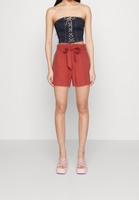 JDY Shorts - red