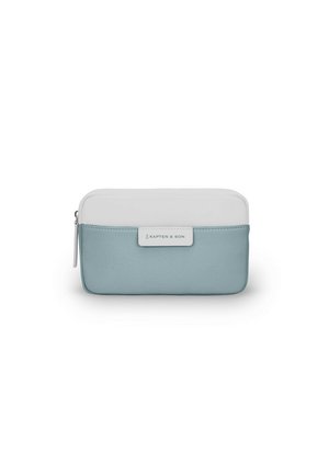 Trousse rectangulaire bicolore bleu et blanc avec fermeture éclair et patch logo Kapten & Son sur la poche avant.