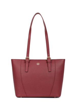 Burgundowa torba ze skóry typu tote z podwójnymi paskami na ramię, złotymi klamrami i małym okrągłym złotym logo na środku z przodu.