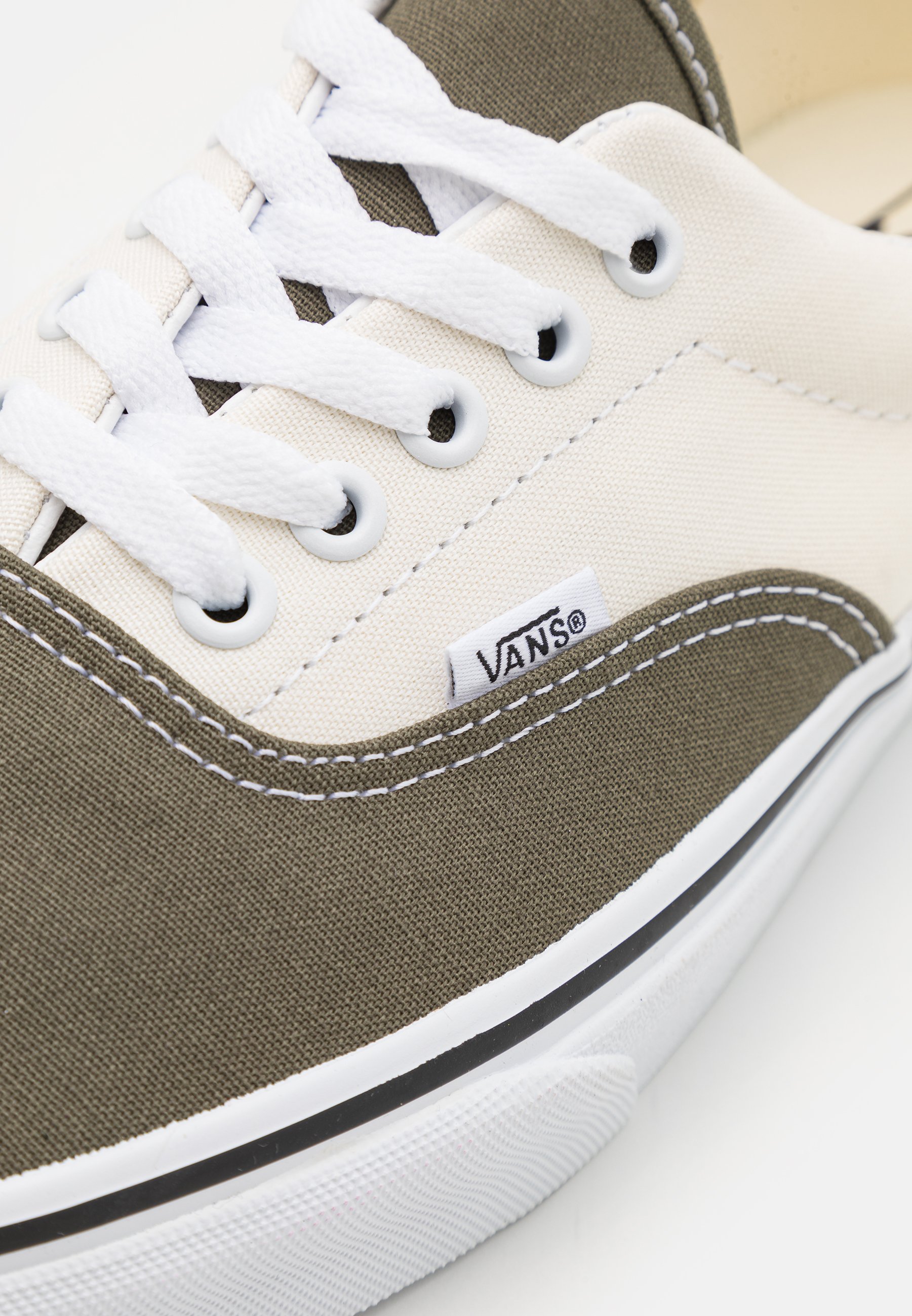 beige vans era