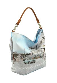 Borsa a tracolla in pelle marrone con una stampa graphique lucida che presenta una scena cittadina, principalmente in tonalità di blu e grigio, con un bordo superiore ondulato.