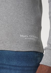 Marc O'Polo LONG SLEEVE TURTLE NECK - Hosszú ujjú felső - grey melange