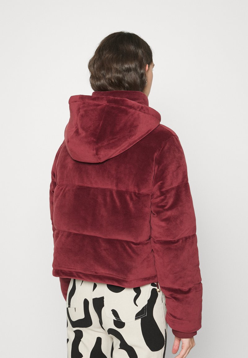 Damen Leichte Jacken | Ellesse CALLERIE Winterjacke burgundy/rot - EI00422 Damen Leichte Jacken | Ellesse CALLERIE Winterjacke burgundy/rot - EI00422