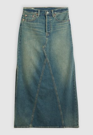 Denim skirt with a high waist, in medium blue. Features a distinct front seam, side slits, and standard five-pocket design.