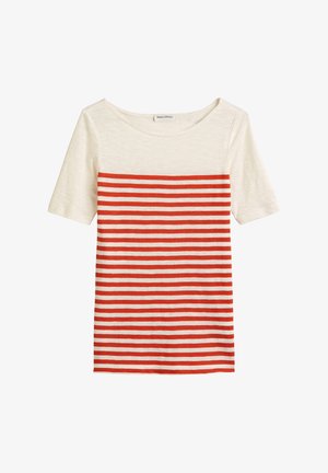 Gestreept T-shirt met een crèmekleurige bovenkant en rode horizontale strepen, gemaakt van zachte stof, met een wijde halslijn en korte mouwen.