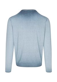 Pull à manches longues bleu clair avec poignets, ourlet et encolure côtelés, vu de dos sur un fond blanc.