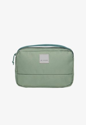 Pochette rectangulaire compacte en tissu vert avec fermeture éclair et patch logo VAUDE à l'avant.