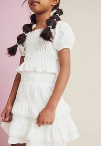 Next SET REGULAR FIT - A-linjainen hame - white