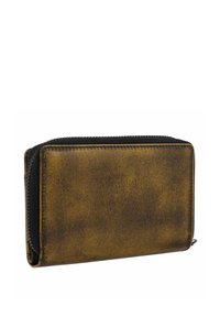 Portafoglio in pelle marrone con finitura testurizzata e chiusura con zip. Forma rettangolare con bordi cuciti e interno nero.