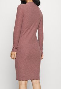 ONLY Petite Pouzdrové šaty - light pink