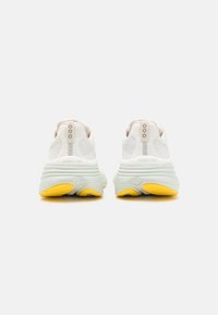 Saucony HURRICANE 24 - Tenisice za cestovno trčanje - white
