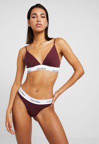 Calvin Klein Underwear UNLINED TRIANGLE ICON COTTON MODAL - Sutiã triangular - deep maroon/white