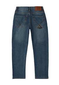 Jeans in denim blu con taglio dritto, cinque tasche e patch in pelle marrone. Presentano cuciture a contrasto e design delle tasche a triangolo.