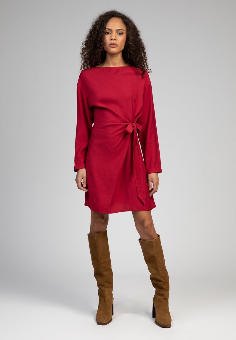 AN'GE MELOKA - Robe de jour - rouge