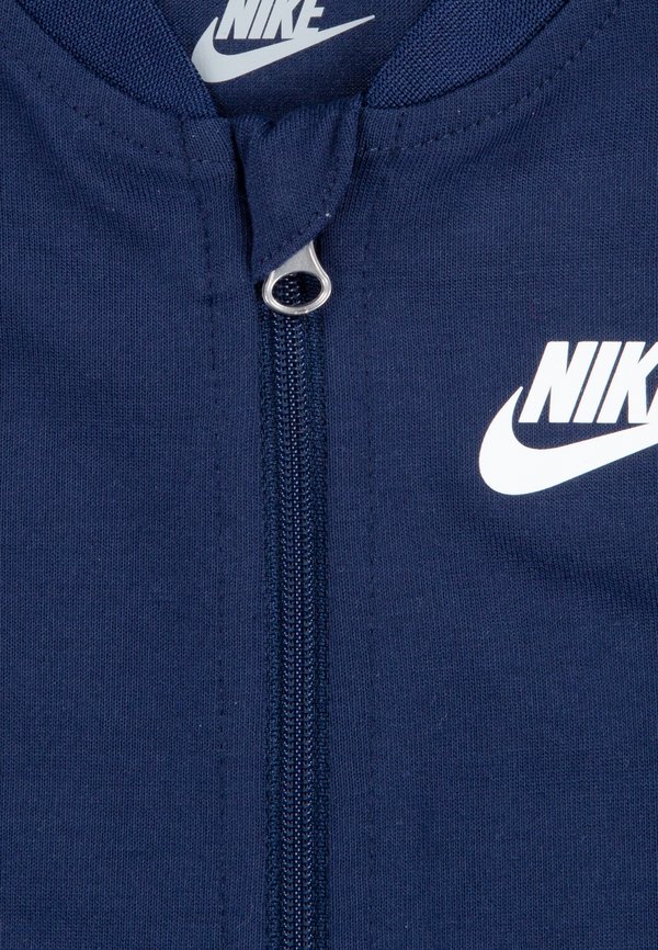 NIKE BABY FOOTED COVERALL AND BIB UNISEX SET - Jumpsuit2