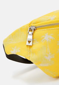 Guess Marsupio - yellow