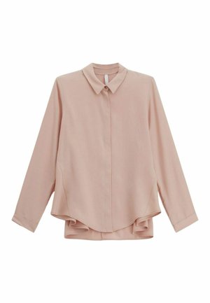 Blusa rosa chiaro a maniche lunghe con colletto e patta con bottoni nascosta, orlo leggermente curvo, mostrata su sfondo bianco.