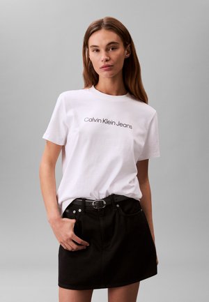 Calvin Klein Jeans, LOGO CLASSIC TEE - Tričko s potlačou - brilliant white