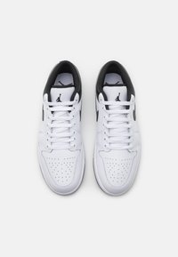 Jordan AIR JORDAN 1 LOW - Baskets basses - white/black