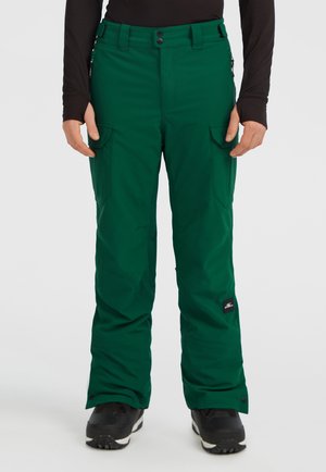 Groene sneeuwbroeken van waterafstotend materiaal, met een losse pasvorm, meerdere zakken en zwarte hardware accenten.