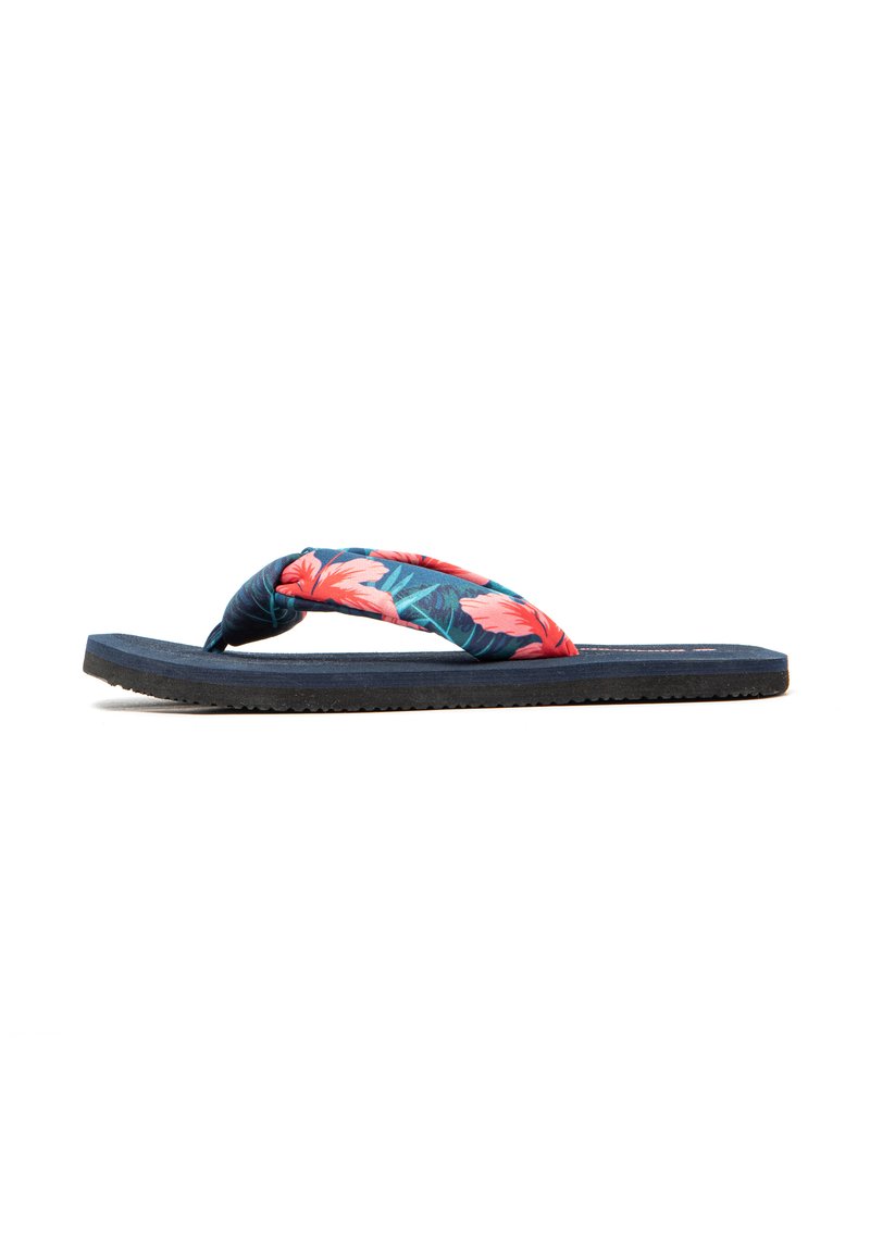Chanclas con base azul marino y tira con estampado floral que presenta hojas rosas y verdes. Suela de goma con fondo texturizado para mayor agarre.