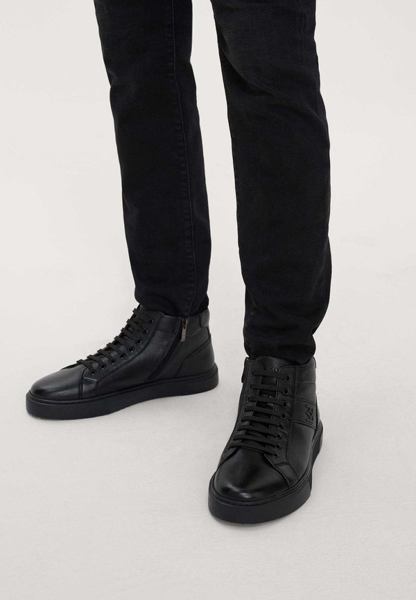 TRUXTON - Sneaker high