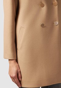 Oltre Krátký kabát - beige