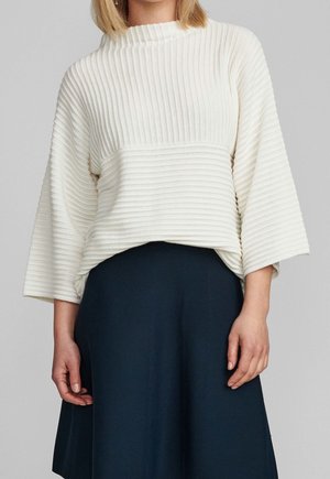 Stickad tröja - off-white
