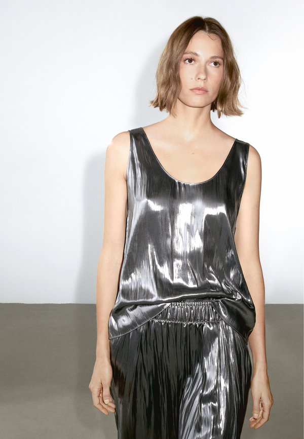 FLOWING METALLIC STRAPPY - Top