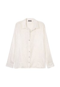 Camicia bianca a maniche lunghe realizzata in tessuto strutturato con una leggera lucentezza, caratterizzata da una chiusura a bottoni e un colletto classico.