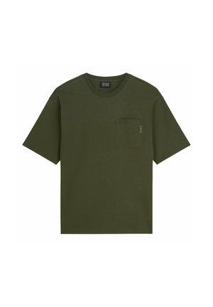 Effen donkergroene T-shirt met korte mouwen en een borstzakje met aan de rechterkant van het zakje drie kleine gestikte X-en.