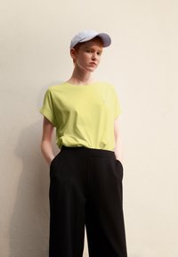 ARMEDANGELS IDAARA - T-Shirt basic - armedangels yellow light