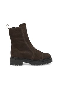 Bottes chelsea en suède marron avec un talon carré, dotées d'une fermeture éclair sur le côté et d'une semelle crantée en caoutchouc, conçues avec des accents cousus pour un détail supplémentaire.