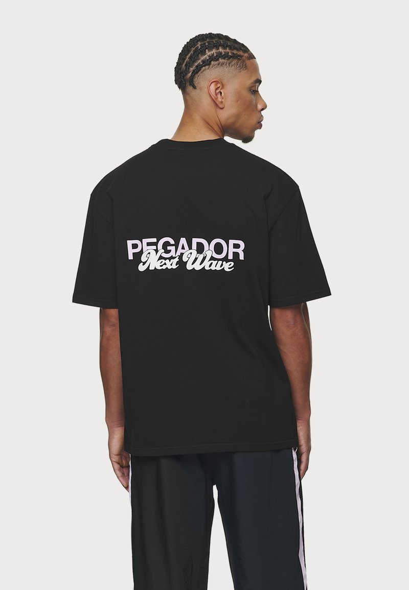 Pegador ALESO TEE - Trükipildiga T-särk - washed black