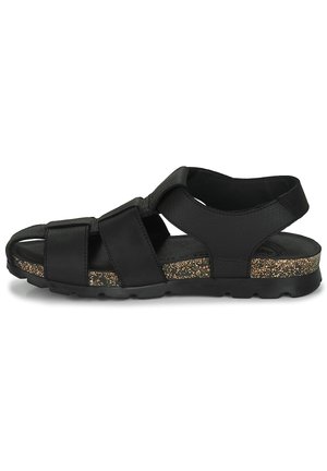 Schwarze offene Sandale mit drei verstellbaren Riemen und einer gesprenkelten Korksohle, entworfen für den Freizeitgebrauch.