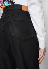 Weekday Vaqueros rectos - black denim