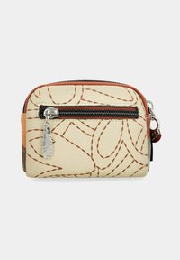 Kleine Brieftasche aus beigem Leder mit brauner Naht, ausgestattet mit einer Front-Reißverschlusstasche, silbernen Beschlägen und einem mehrfarbigen Seitenpanel.