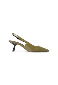 Groene patenten leren slingback pump met een puntige neus, een achterband en een slanke zwarte hak. Strakke lijnen en minimale ontwerpelementen.