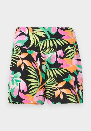 Pantaloni scurți negri cu modele vibrante de frunze tropicale și flori în culori verde, roz, portocaliu și mov deschis.