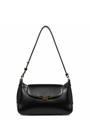 Borsa a spalla in pelle nera con un design elegante, forma arrotondata, chiusura a patta magnetica e dettagli in metallo color oro.
